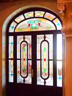 what is stained glass, stained glass types, types of stained glass, traditional stained glass 